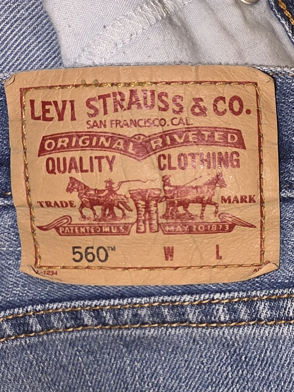 Levi's 560 Cofort Fit Men's Light Wash Blue Relaxed Jeans 50x32